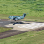 1_KC-390_Landing_01