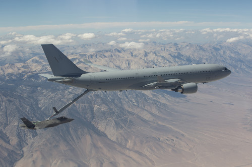 KC-30 Tanker Test fuel transfer to F-35A