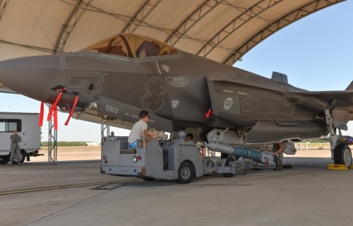 33rd Fighter Wing completes first flightline weapons load on F-35