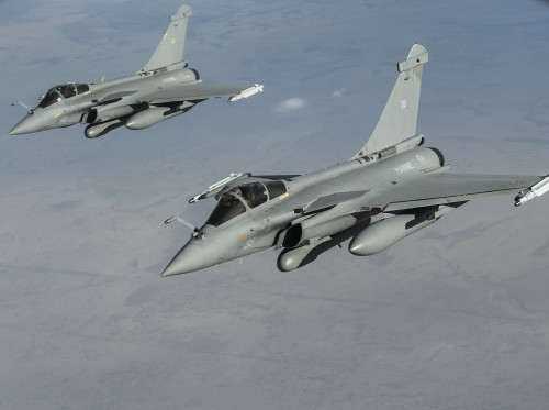 F-2 Rafales refuel over Iraq