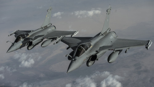 F-2 Rafales refuel over Iraq
