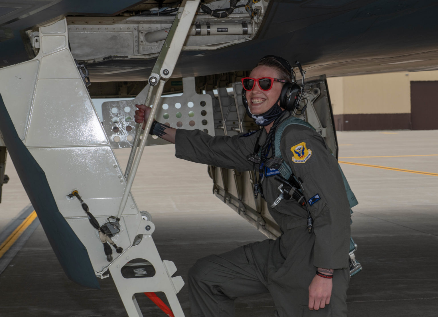 First B-2 Woman Crew Chief To Earn Incentive Flight – Alert 5