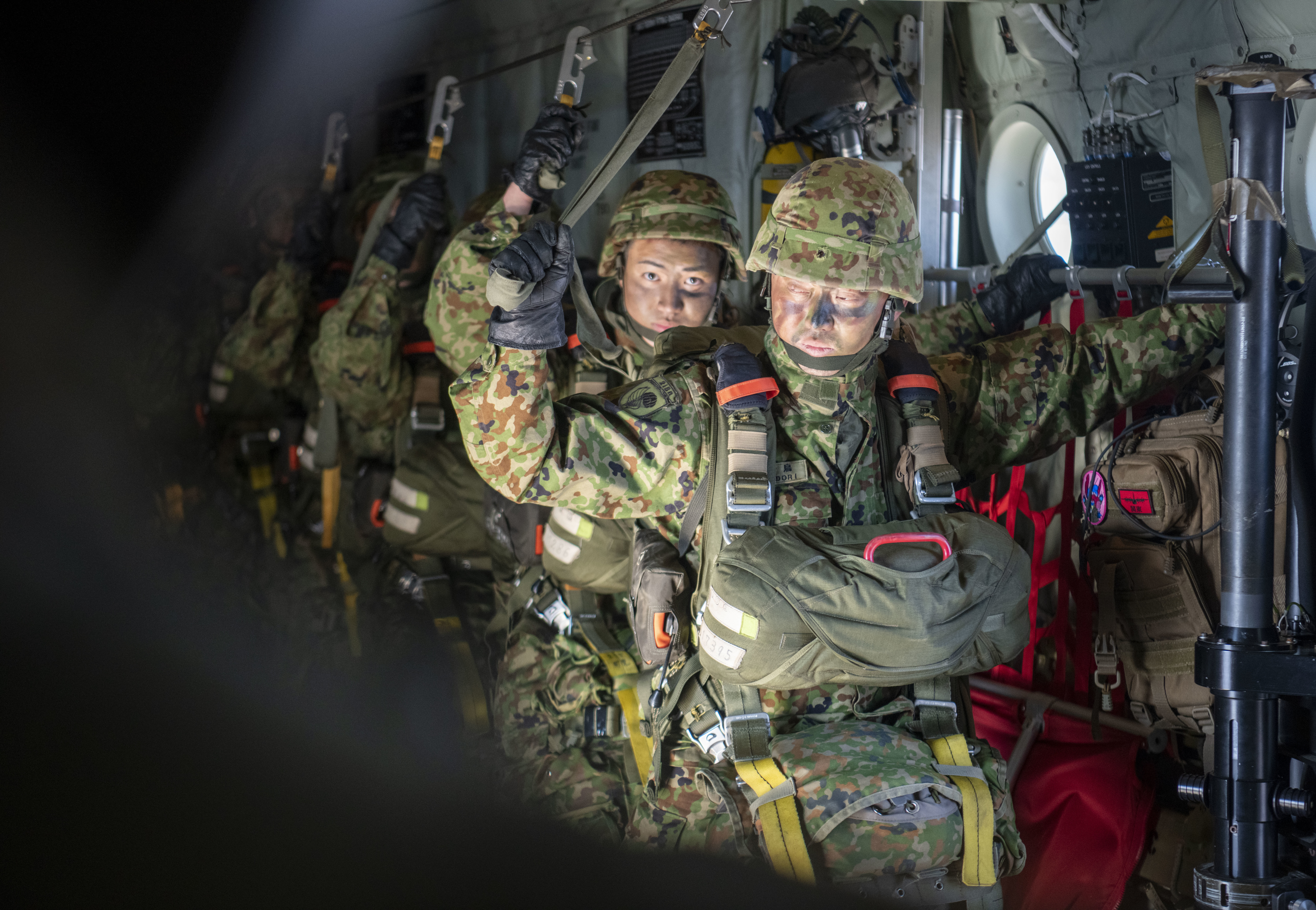 Paratroopers from Australia, Britain, U.S. and Japan join forces in annual  New Year's Jump – Alert 5
