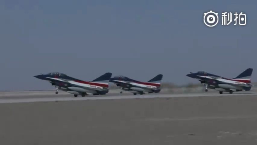 Watch PLAAF August 1st aerobatic team departing China for Dubai airshow