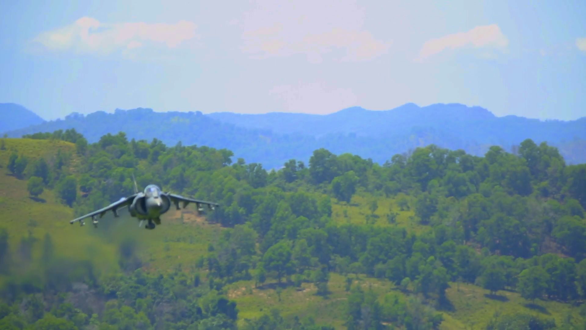 Watch USMC AV-8B carrying out low-level strike in Malaysia