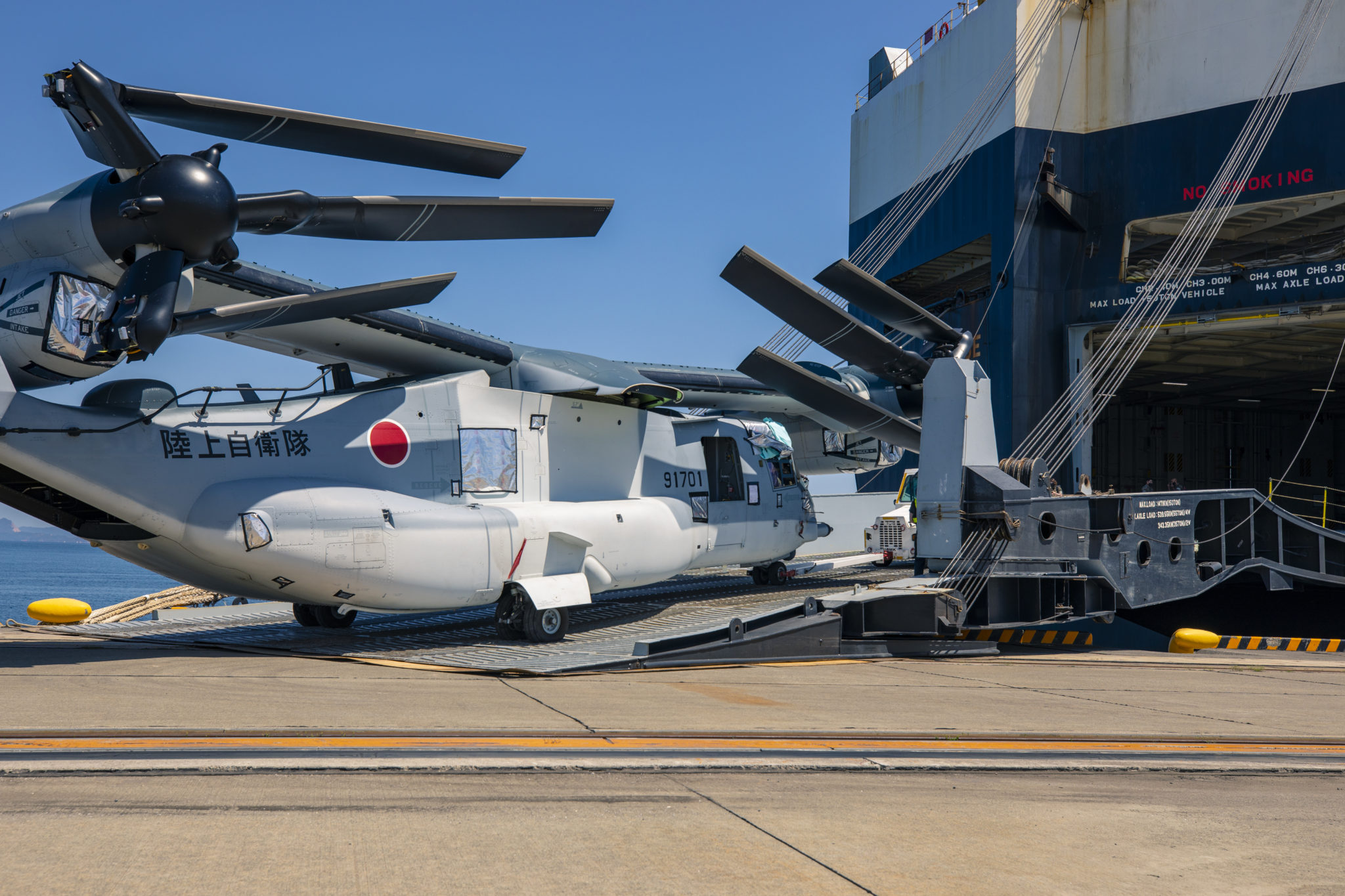 Конвертоплан что это фото. Конвертоплан Bell v-22 Osprey. Конвертоплан MV-22b Osprey. Конвертопланы MV-22 Osprey. Bell Boeing v-22 Osprey.