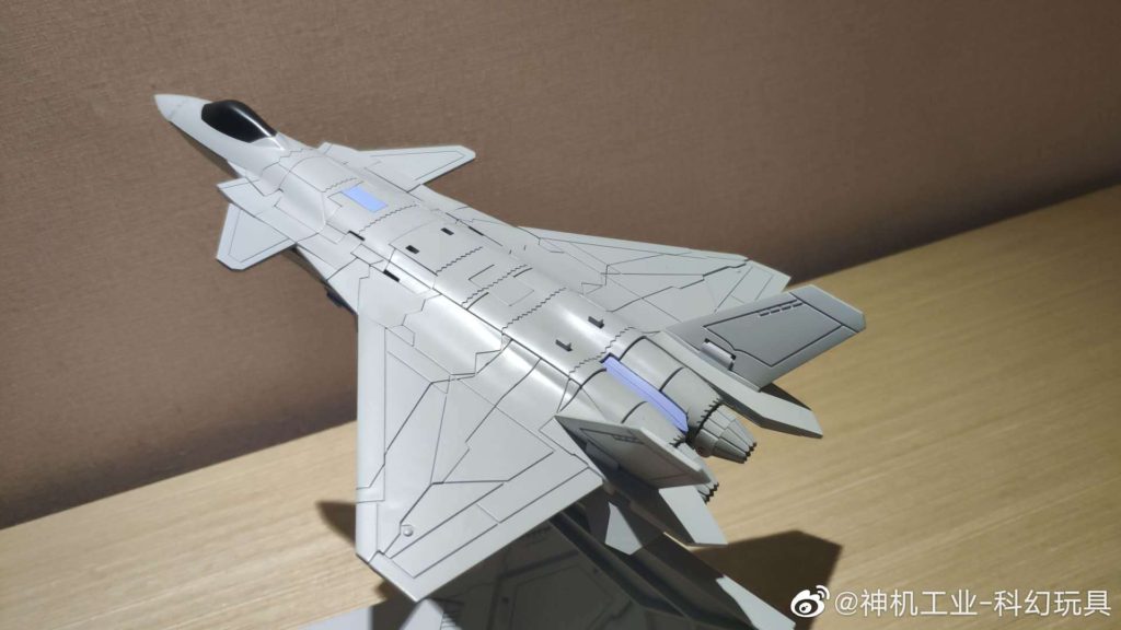 AVIC to sell transforming J-20 toy – Alert 5