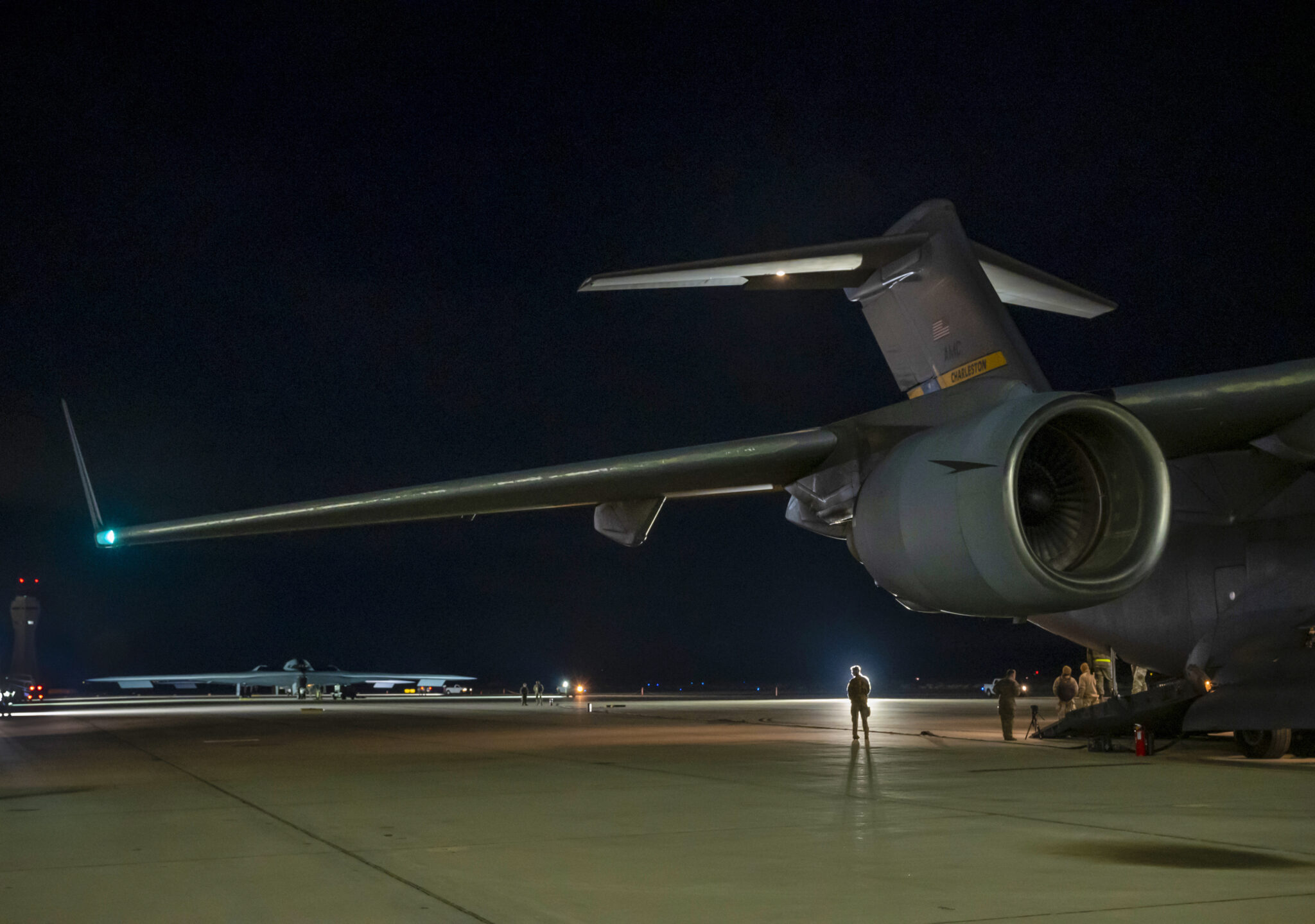 C-17 Makes History With Aviation Delivered Ground Refueling Of B-2 ...